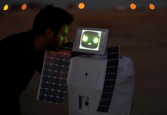 Insinyur Mesir Ciptakan Robot Penghasil Air Minum dari Udara