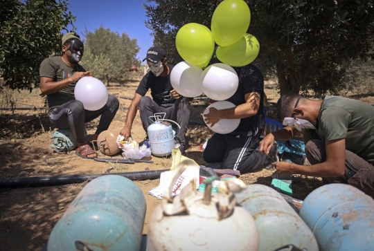 Penampakan Balon Api Palestina yang Terus Menebar Teror ke Israel