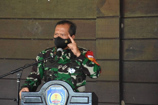 Jenderal Baret Merah Sang Penggebrak Meja, Siap Hancurkan Kelompok Separatis Teroris