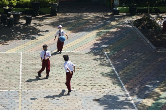 Semangat Siswa Ikuti Sekolah Tatap Muka di Malang