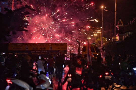 Suasana Malam Mencekam Saat Bentrokan Pecah di Thailand