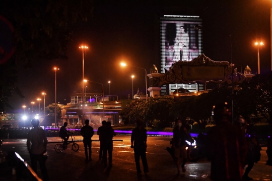 Suasana Malam Mencekam Saat Bentrokan Pecah di Thailand