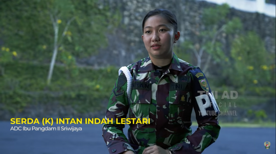 Intip Aksi Serda Intan Indah, Ajudan Ibu Jenderal TNI Lulusan Putri Kecantikan