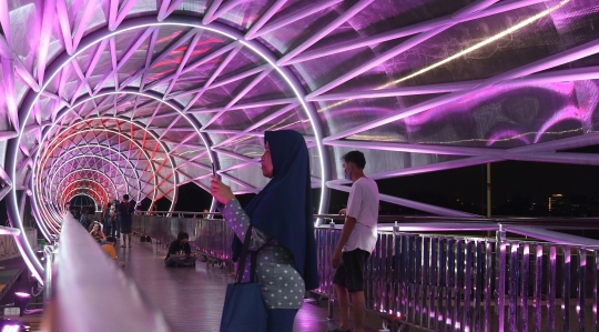 Warna-warni JPO Lintas Atas Lenteng Agung