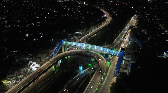 Warna-warni JPO Lintas Atas Lenteng Agung