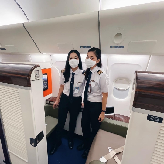 Jadi Pilot Wanita Maskapai Penerbangan Indonesia, Ini Potret Cantik Tania Artawidjaya