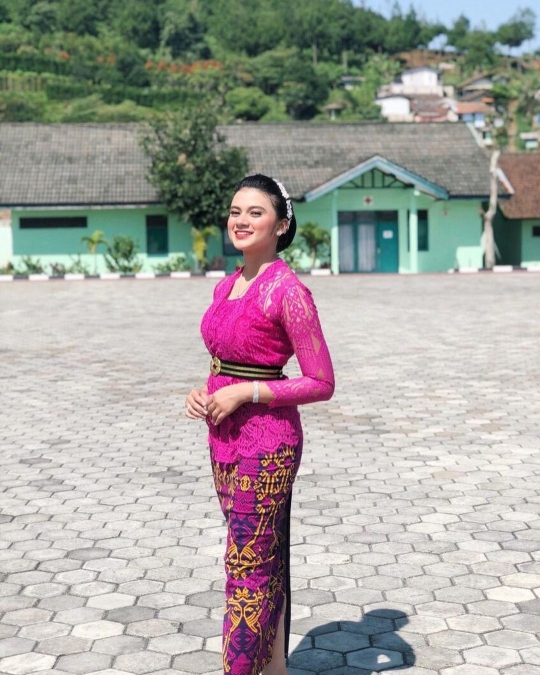 Pesona Tentara Wanita Jihan Alvani, Cantik Banget saat Tak Berseragam Loreng