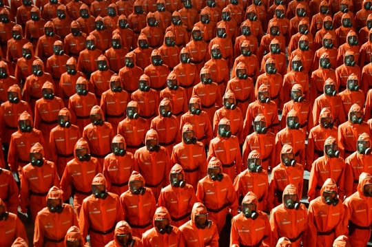 Kemeriahan Parade Paramiliter di HUT ke-73 Korea Utara