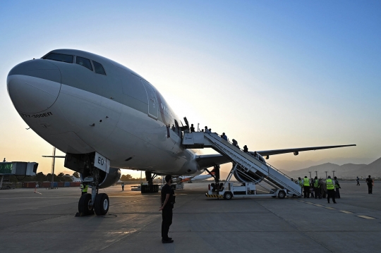 Bandara Kabul Kembali Beroperasi