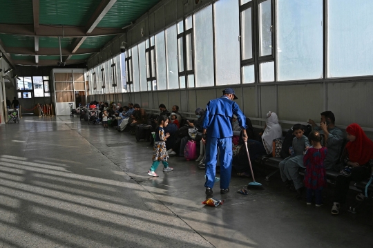 Bandara Kabul Kembali Beroperasi