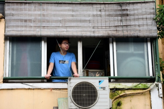 Balkon Kecil Jadi Penyelamat Warga Hanoi di Tengah Kepenatan Akibat Lockdown