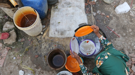 Musim Kemarau, Air Tanah di Bekasi Menghitam