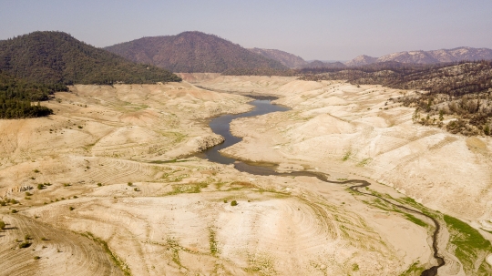 Kekeringan Parah Danau Oroville di Calivornia