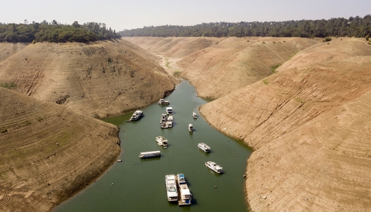 Kekeringan Parah Danau Oroville di Calivornia