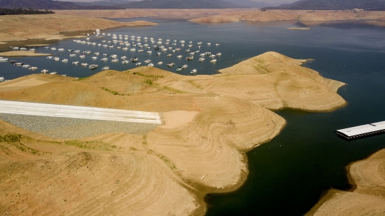 Kekeringan Parah Danau Oroville di Calivornia