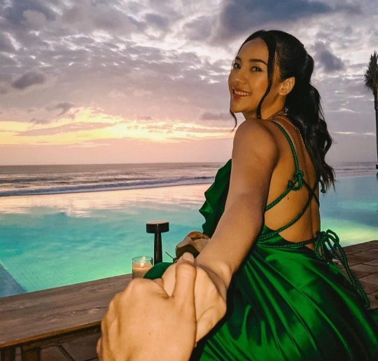 5 Potret Anya Geraldine Liburan di Bali sama Pacar Misterius, Pamer Body Goals Kece!