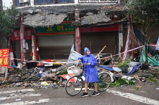 Gempa Dangkal Mengguncang China