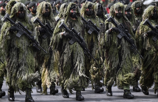 Parade Militer Peringati 211 Tahun Kemerdekaan Meksiko