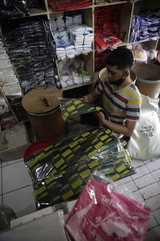 2022, Wadah dan Kemasan Plastik Akan Dikenakan Cukai