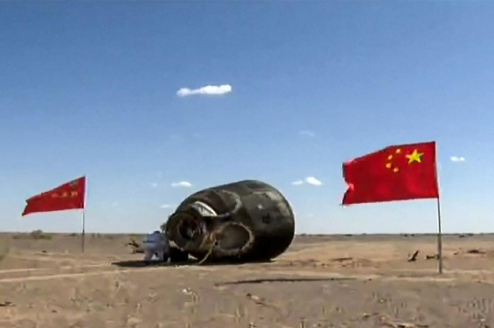 Astronaut China Kembali ke Bumi Setelah 90 Hari di Luar Angkasa