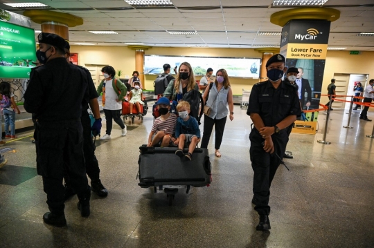 Lokasi Wisata Dibuka, Bandara Internasional Kuala Lumpur Penuh Turis Domestik