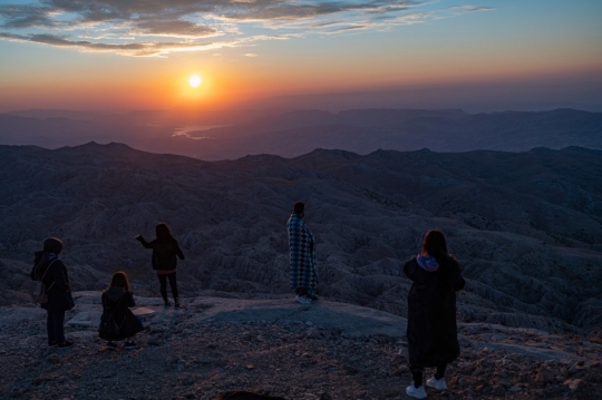 Menikmati Keindahan Alam Turki dari Puncak Gunung Nemrut
