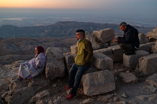 Menikmati Keindahan Alam Turki dari Puncak Gunung Nemrut