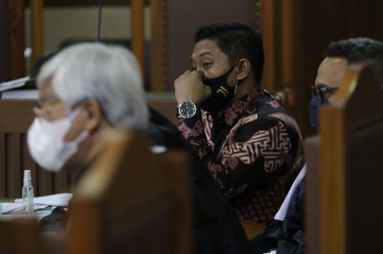 Ekspresi Terdakwa Stepanus Robin Pattuju Saat Jalani Sidang Lanjutan di Tipikor