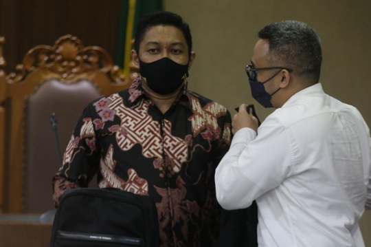 Ekspresi Terdakwa Stepanus Robin Pattuju Saat Jalani Sidang Lanjutan di Tipikor