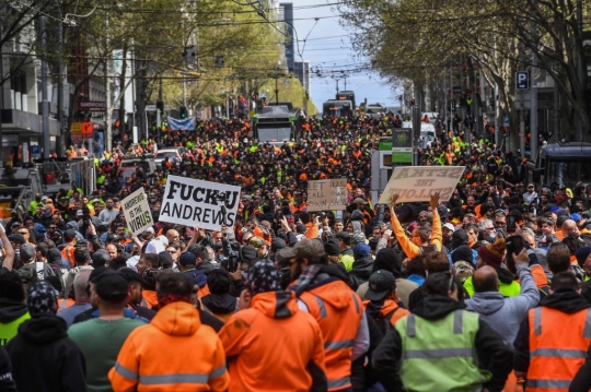 Ratusan Demonstran Protes Aturan Pencegahan Covid-19 di Melbourne