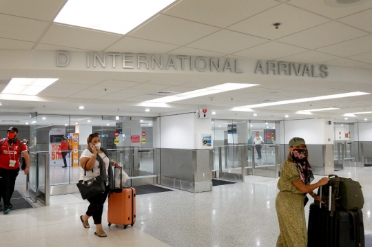 Suasana Bandara Internasional Miami Usai Pelonggaran Pembatasan