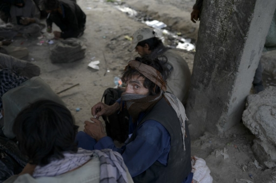 Potret Para Pecandu Narkoba di Pinggir Jalan Kota Kabul