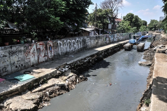 Normalisasi Kali Sentiong