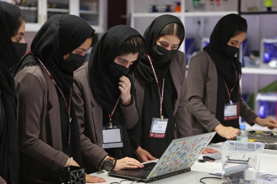 Potret Tim Robotika Perempuan Afghanistan Lanjutkan Pendidikan di Qatar