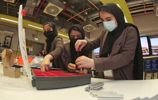 Potret Tim Robotika Perempuan Afghanistan Lanjutkan Pendidikan di Qatar