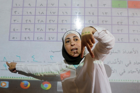 Semangat Anak-Anak Tuli Palestina Belajar Bahasa Isyarat