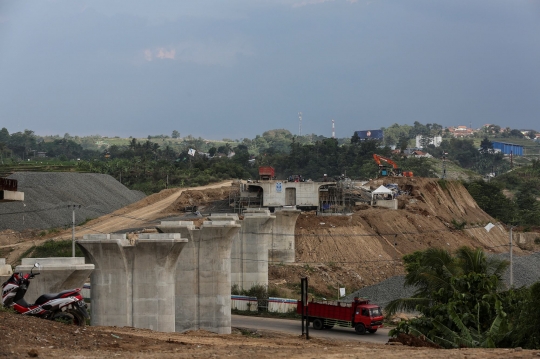 Melihat Progres Pembangunan Kereta Cepat Jakarta-Bandung