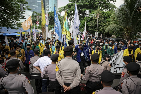 Aksi BEM SI dan GASAK Kepung Gedung KPK