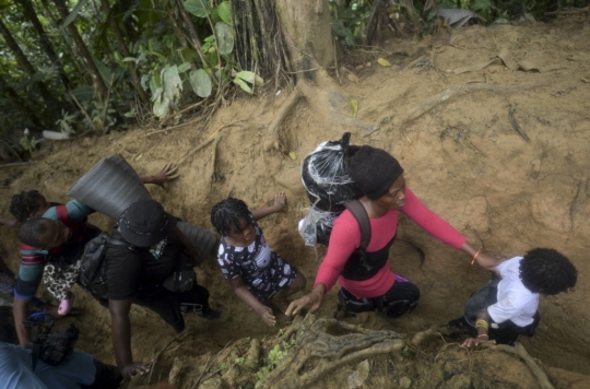 Perjalanan Berbahaya Imigran Haiti Menuju AS