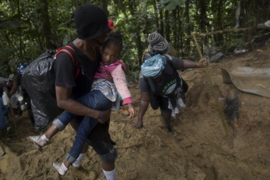 Perjalanan Berbahaya Imigran Haiti Menuju AS