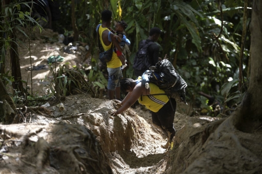 Perjalanan Berbahaya Imigran Haiti Menuju AS