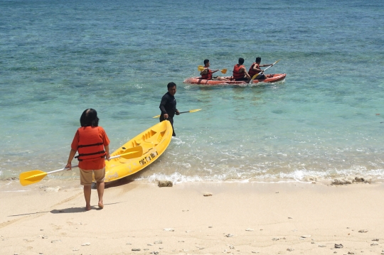 Menikmati Keindahan Alam Pantai Gatra Malang