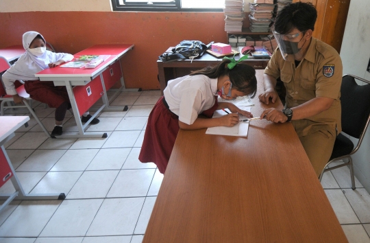 Simulasi Pembelajaran Tatap Muka Terbatas di Depok