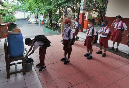 Simulasi Pembelajaran Tatap Muka Terbatas di Depok