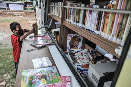 Meningkatkan Minat Baca Anak dengan Perpustakaan Keliling