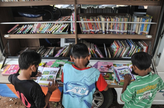 Meningkatkan Minat Baca Anak dengan Perpustakaan Keliling