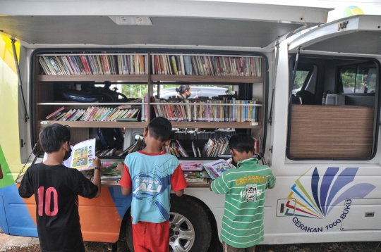 Meningkatkan Minat Baca Anak dengan Perpustakaan Keliling