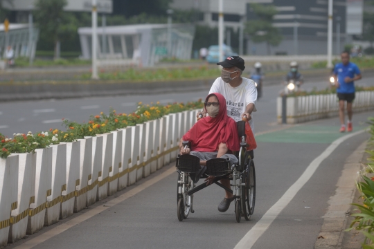 Aksesibilitas Kursi Roda Belum Ramah di Ibu Kota