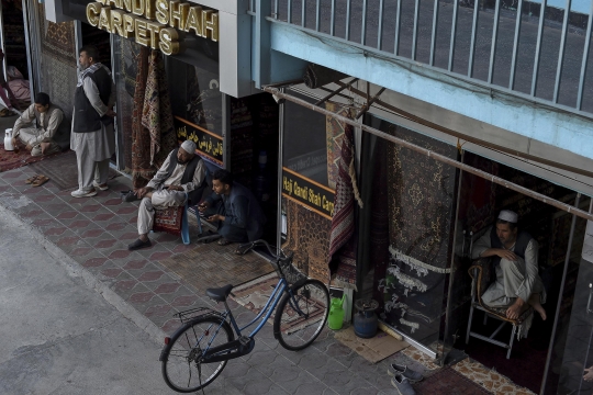 Nasib Pedagang Karpet Afghanistan Kehilangan Pembeli
