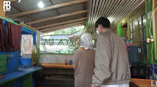 5 Potret Kedai Mie Ayam Lesty Kejora, Sangat Sederhana dan Berlokasi di Cianjur